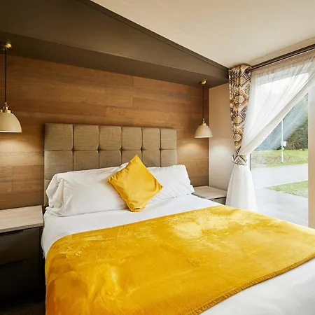 The Kestrel With Hot Tub York